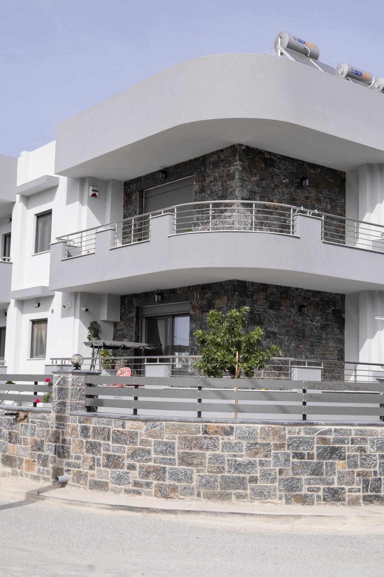 The Skyline Escape Apartment Ираклио Екстериор снимка