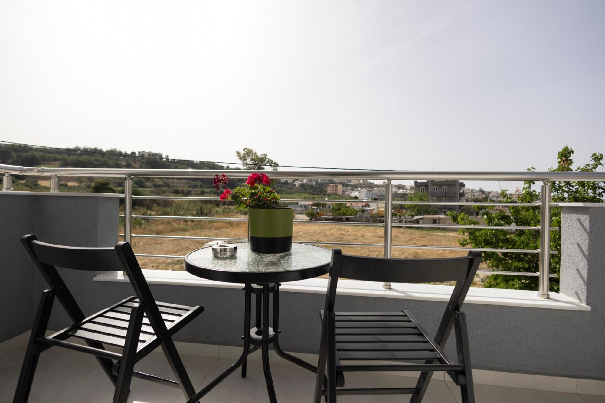 The Skyline Escape Apartment Ираклио Екстериор снимка